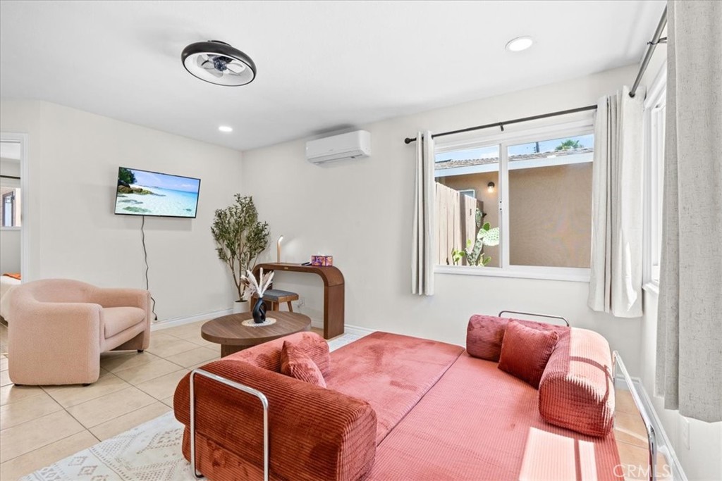 1097 Bonita Street