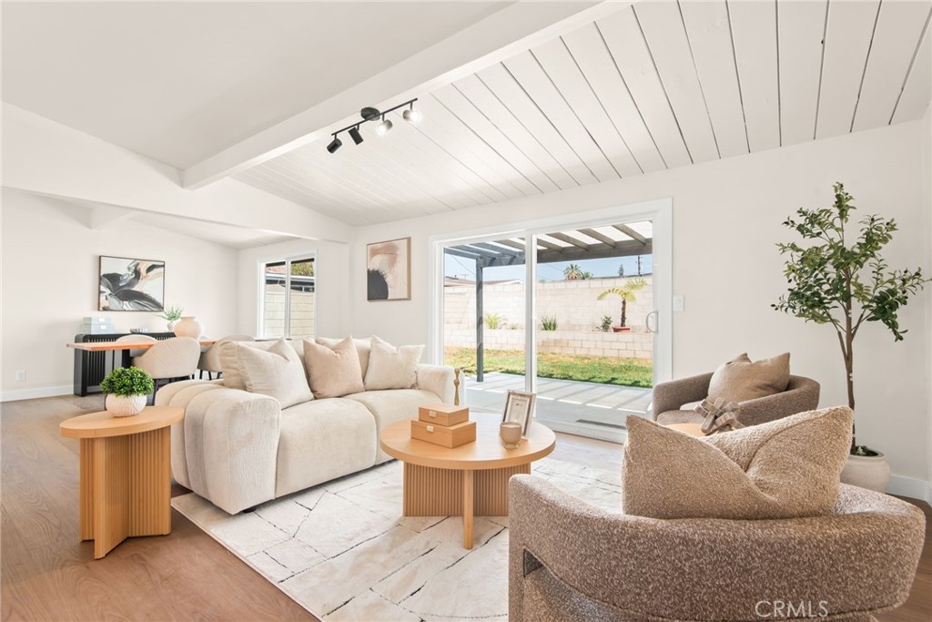 1224 N Albertson Avenue