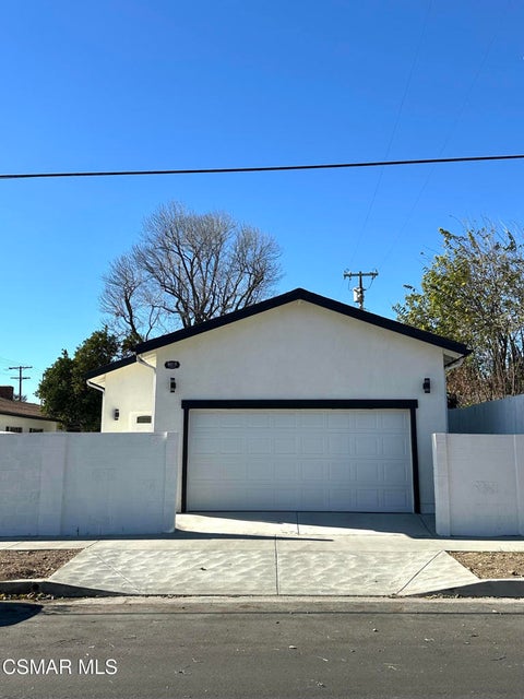 Photo of 8515 Vanalden Avenue, Northridge, CA 91324 (MLS # 226004035)
