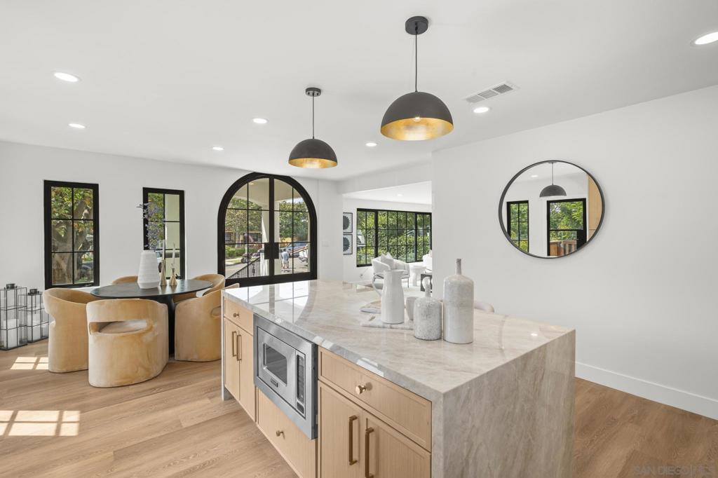 375 E AVE