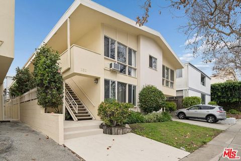 Photo of 333 S Rexford Drive, Beverly Hills, CA 90212 (MLS # 26653925)