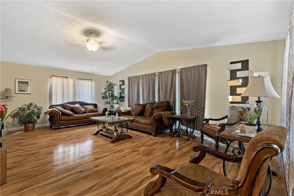 1300 W Menlo Avenue 172