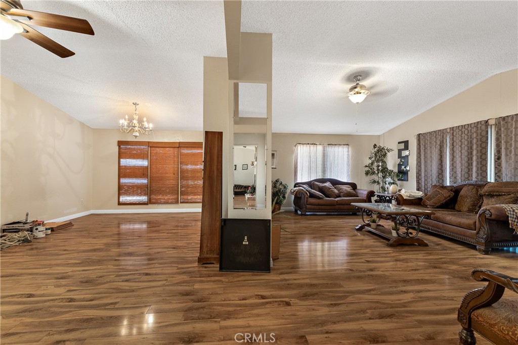 1300 W Menlo Avenue 172