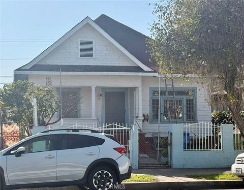 Photo of 860 W 54th St, Los Angeles, CA 90037 (MLS # WS26026407)