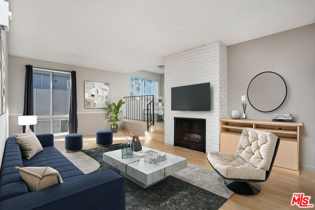 Welcome home to this light and bright North of Wilshire, top floor 1 bed/1 bath unit with a balcony and parking space in prime Santa Monica. The unit also has a step up to the dining room area creating a real feeling of home and space. Ample storage with a closet in the living area, another linen closet and a closet in the bedroom. Located only 3 blocks from Ocean avenue, watch the nightly sunsets against the backdrop of the ocean from Ocean Avenue, or head to The Bungalow at The Fairmont. If you're looking to grab a bite at a cafe or do a little shopping, you are located just a few blocks from Montana Avenue and Wilshire Blvd. This unit is a must see!
