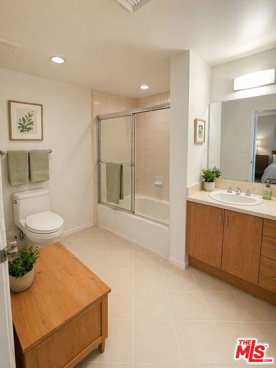 267 S San Pedro Street 208