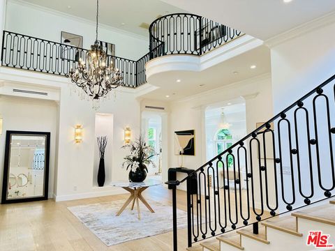 Photo of 1447 San Ysidro Drive, Beverly Hills, CA 90210 (MLS # 25571341)