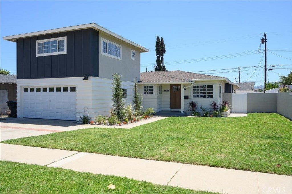 2362 W 234th