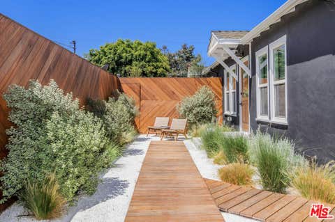 Photo of 326 4th Avenue #B, Venice, CA 90291 (MLS # 26866005)