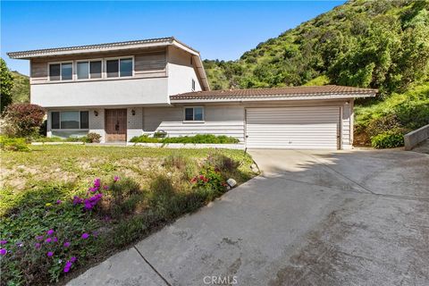 Photo of 1666 Virden Drive, Glendale, CA 91208 (MLS # OC26051791)