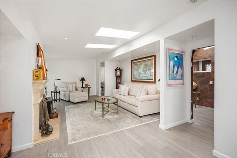 Photo of 103 Yorktown, Newport Beach, CA 92660 (MLS # OC25184242)