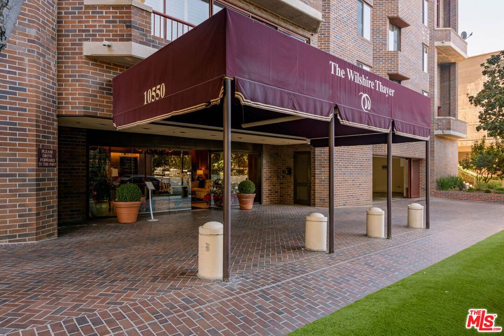 Photo of 10550 Wilshire Boulevard #505, Los Angeles, CA 90024 (MLS # 25630433)