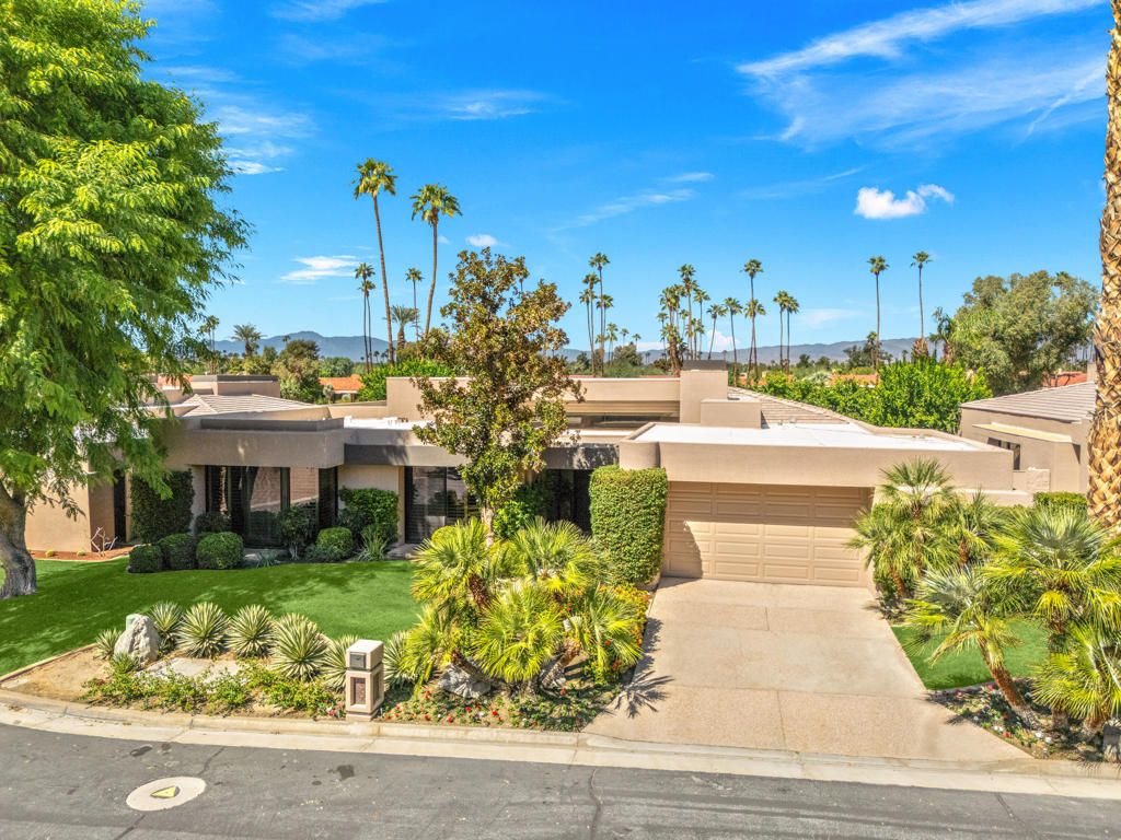 Photo of 77720 Cove Point Circle, Indian Wells, CA 92210 (MLS # 219136305DA)