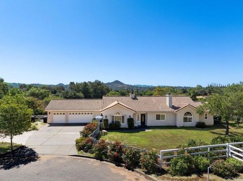 Photo of 31301 Kira Pl Pl, Valley Center, CA 92082 (MLS # NDP2603384)