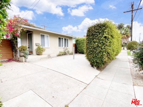 Photo of 11673 Mississippi Avenue, Los Angeles, CA 90025 (MLS # 26839693)