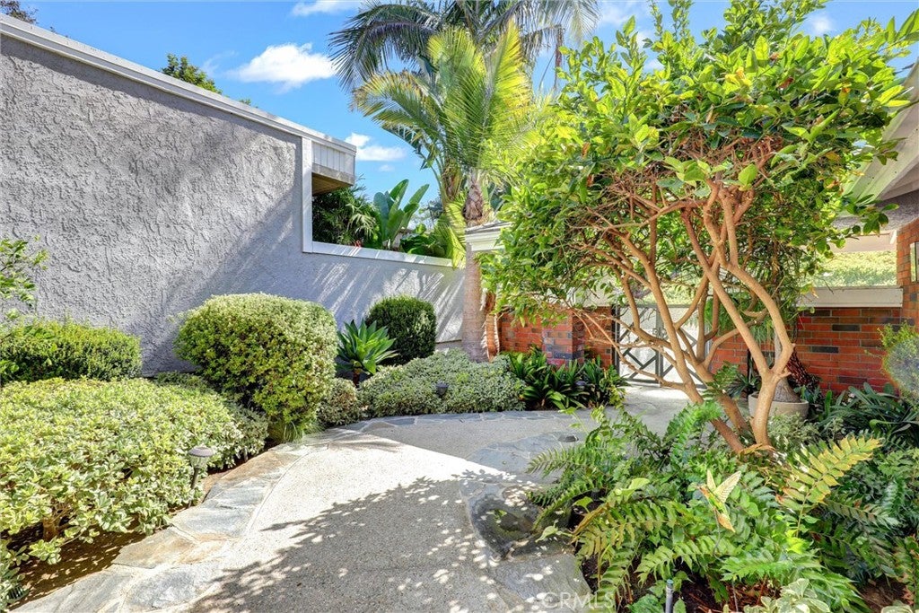 1 Saint Tropez, Newport Beach CA 92660 - Photo 7