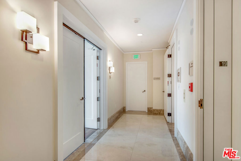 1 W Century Drive 19D