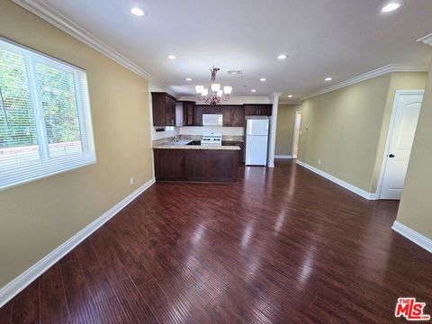 Photo of 5334 Virginia Avenue, Los Angeles, CA 90029 (MLS # 25607265) Photo of 5334 Virginia Avenue, Los Angeles, CA 90029 (MLS # 25607265)