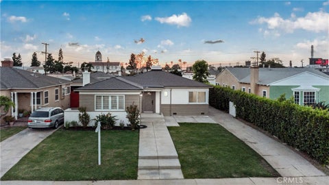 Photo of 8713 S 7th Avenue, Inglewood, CA 90305 (MLS # CV26204998)