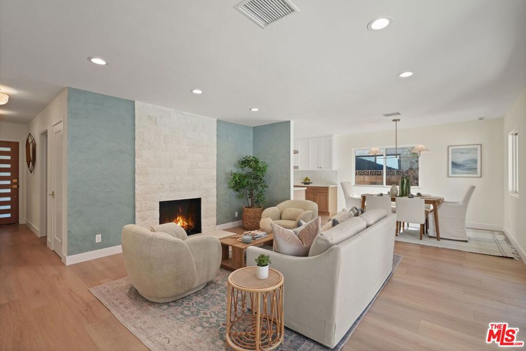 13111 Magnolia Boulevard