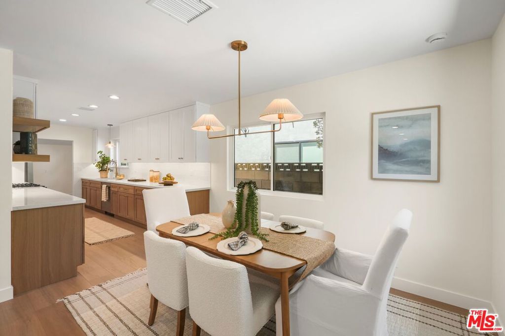 13111 Magnolia Boulevard