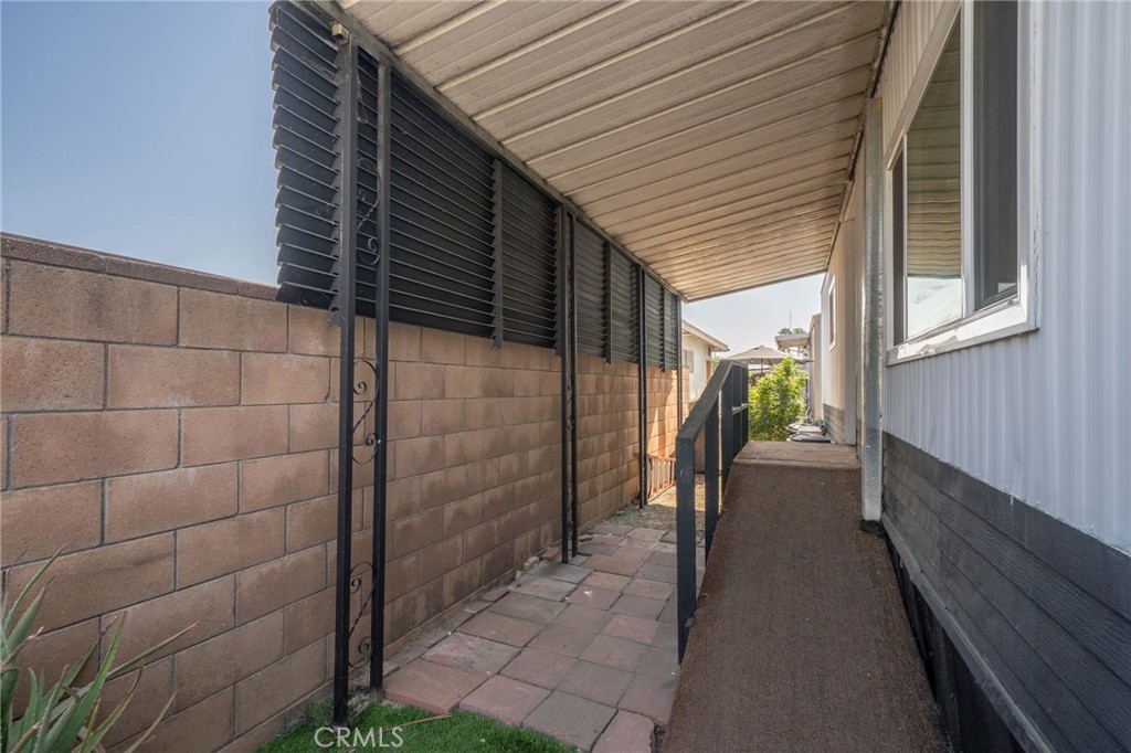 1661 Puente Avenue 15