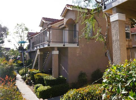 Photo of 4 Via Compania, Rancho Santa Margarita, CA 92688 (MLS # PW26083619)