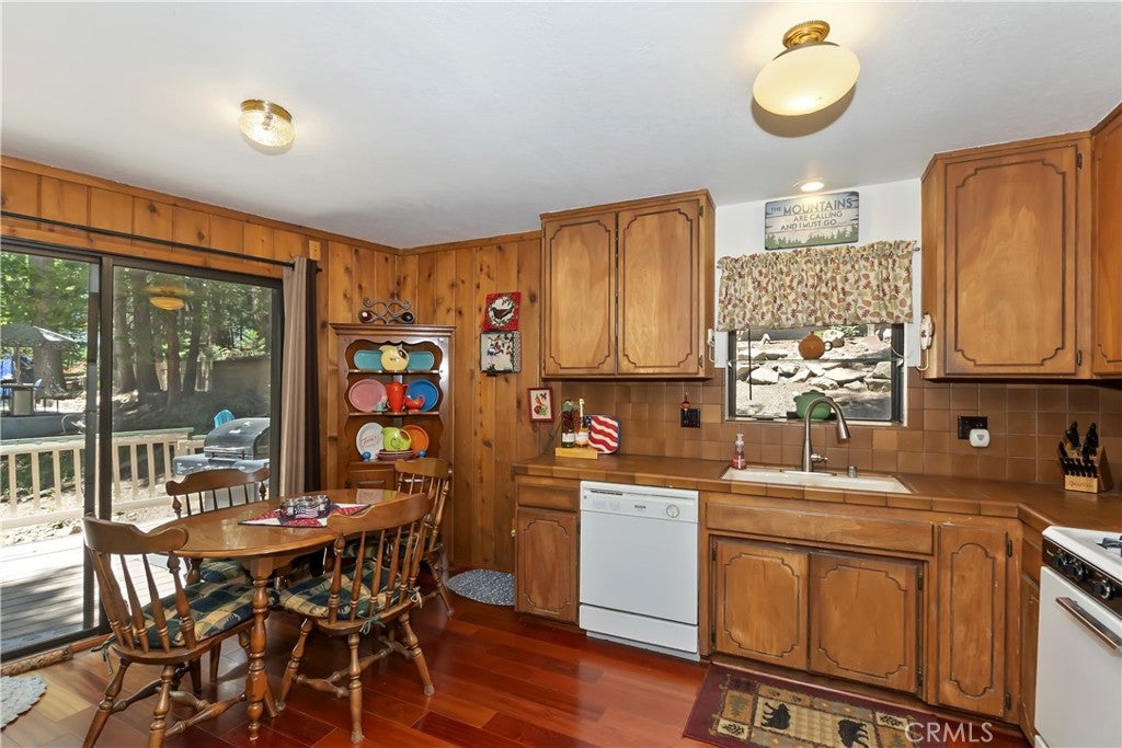 305 Cedarbrook Drive