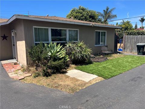 Photo of 680 18th Street #D, Costa Mesa, CA 92627 (MLS # IN25262536)