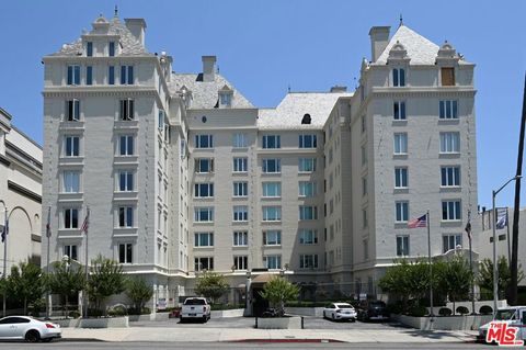 Photo of 1424 N Crescent Heights Boulevard #61, West Hollywood, CA 90046 (MLS # 26669063)