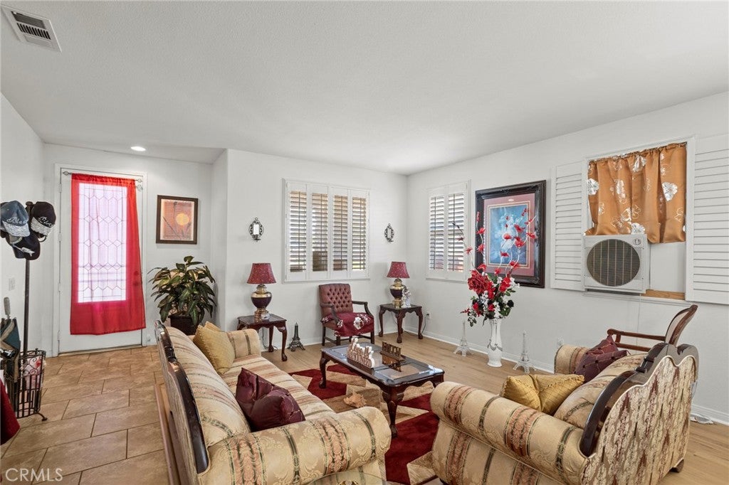 15081 Garibaldi Street