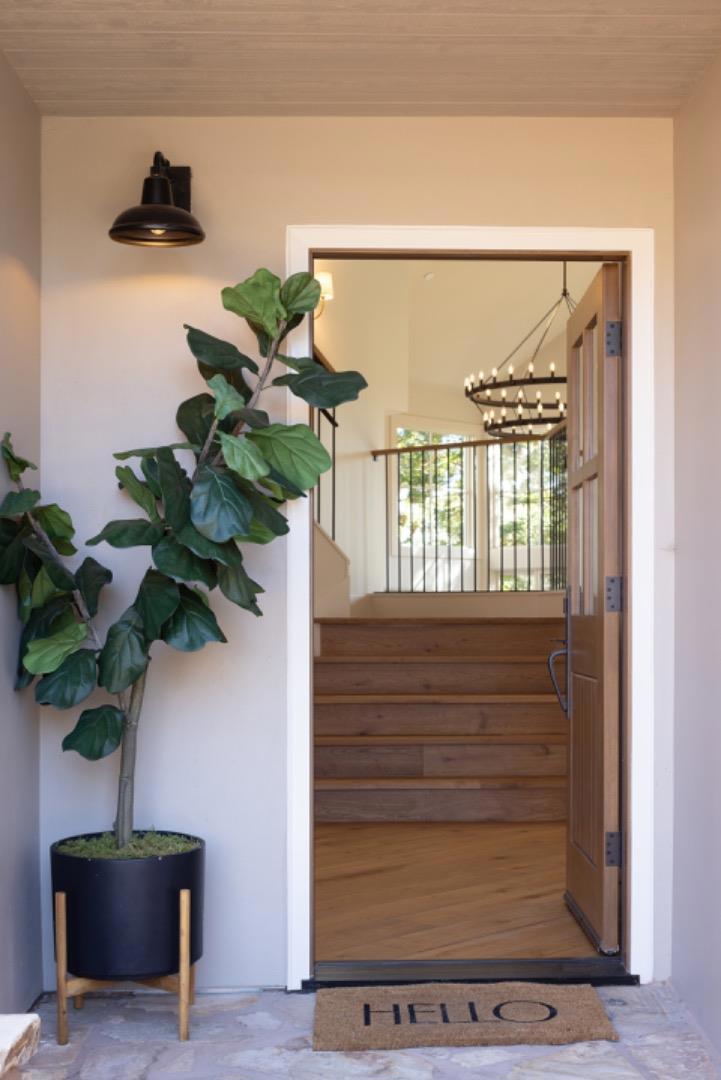 4 Oak Knoll Way