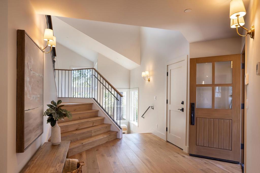 4 Oak Knoll Way