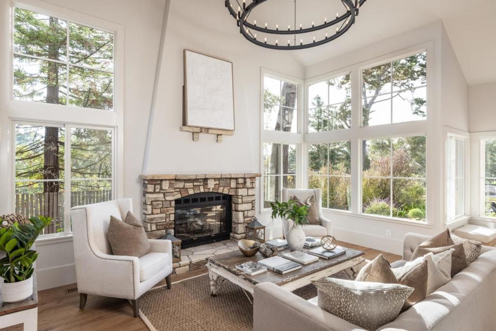 4 Oak Knoll Way