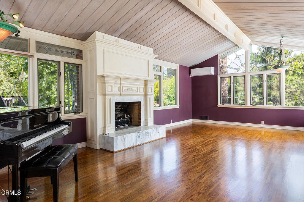 1265 Club House Drive