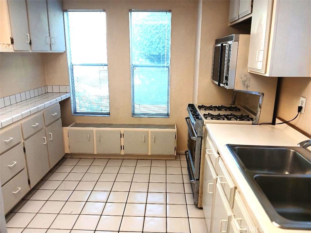 Knowleton Manor - Residential