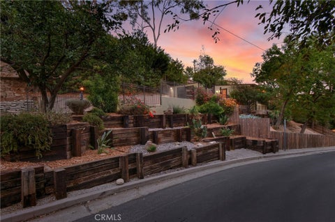 Photo of 367 W Avenue 42, Mount Washington, CA 90065 (MLS # SR26226635)
