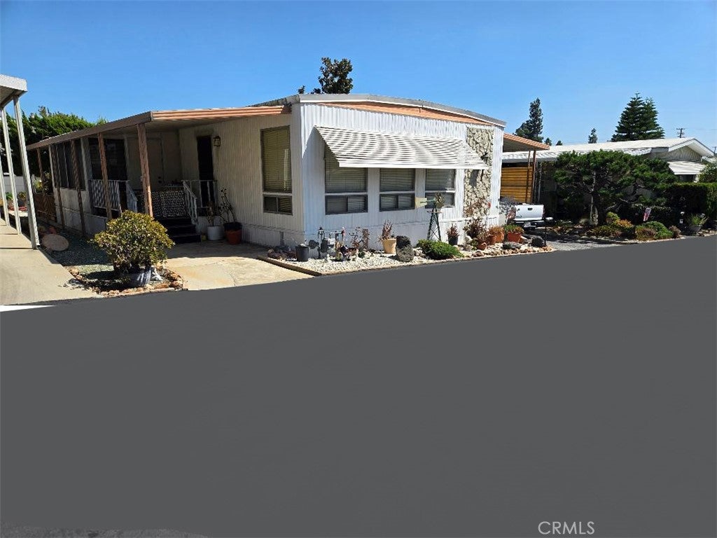840 Foothill Boulevard E 182