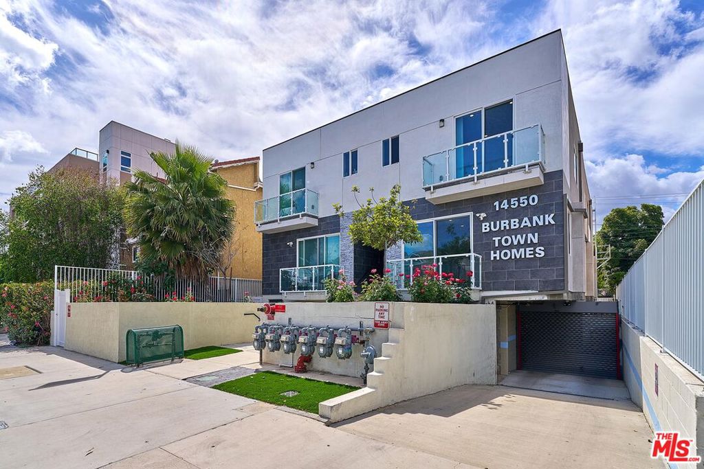 14550 Burbank Boulevard