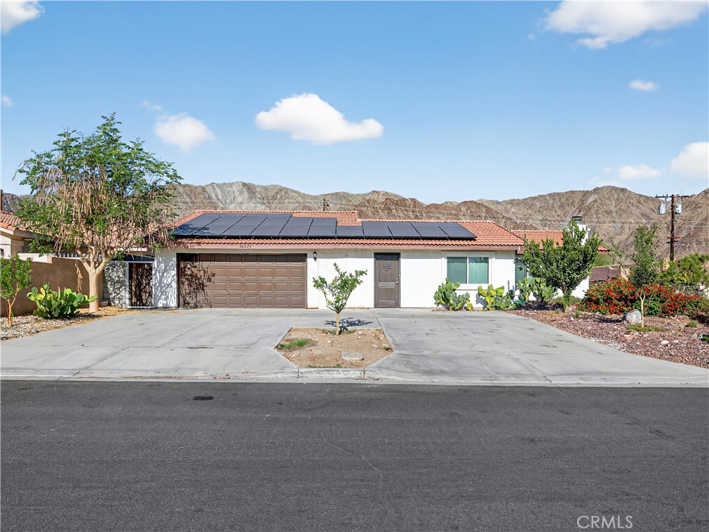 52275 Avenida Vallejo
