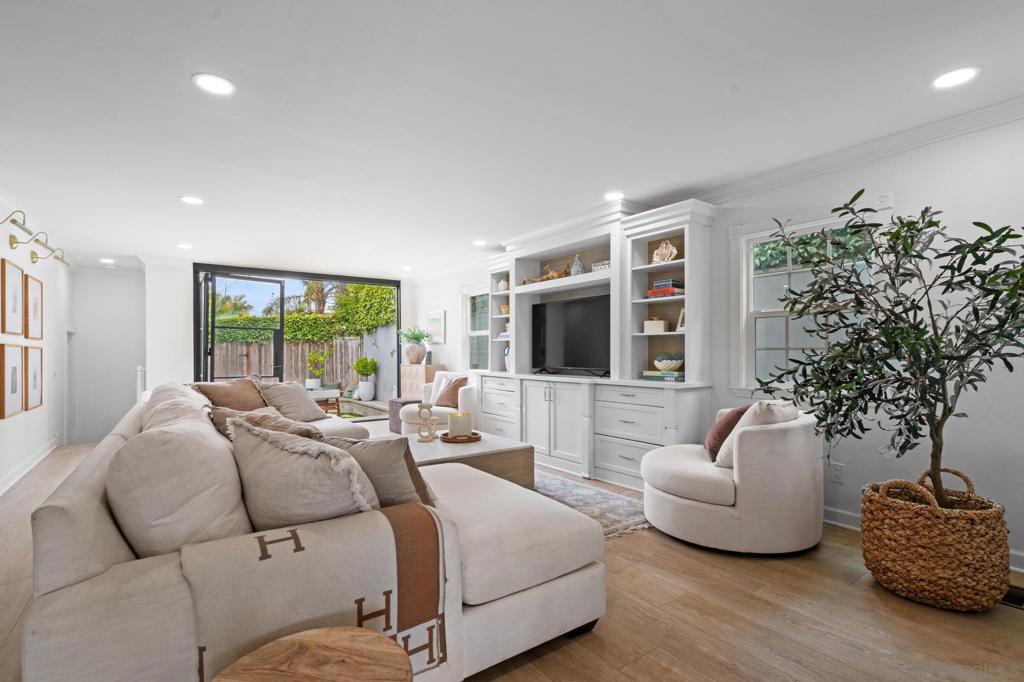 510 Forward St