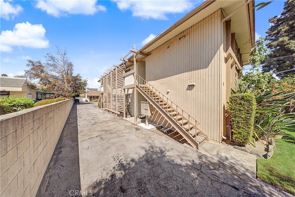 2521 S 6th