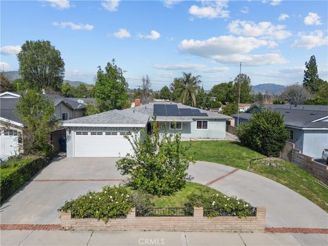 Photo of 17161 Ludlow, Granada Hills, CA 91344 (MLS # SR26036053)