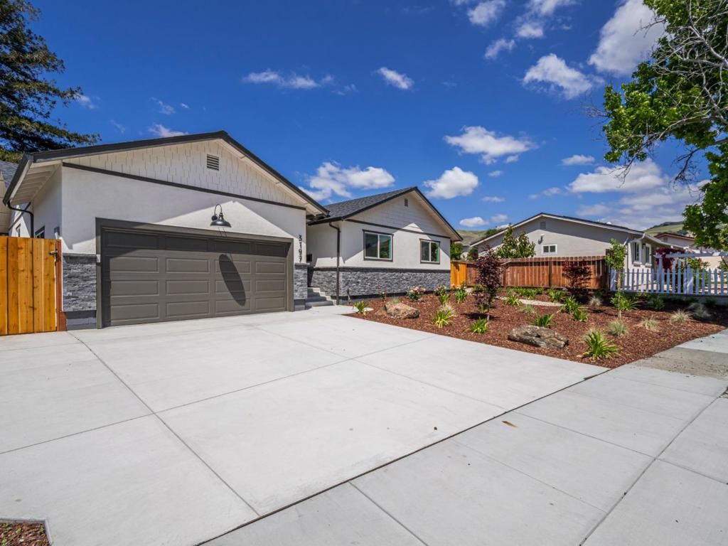 Photo of 3197 Knights Bridge Road, San Jose, CA 95132 (MLS # ML82043064)