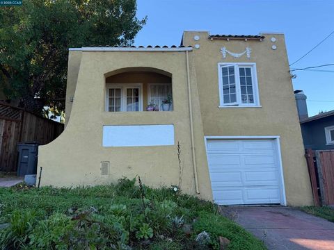 Photo of 4475 4475 Redding St St, Oakland, CA 94619 (MLS # 41119011)