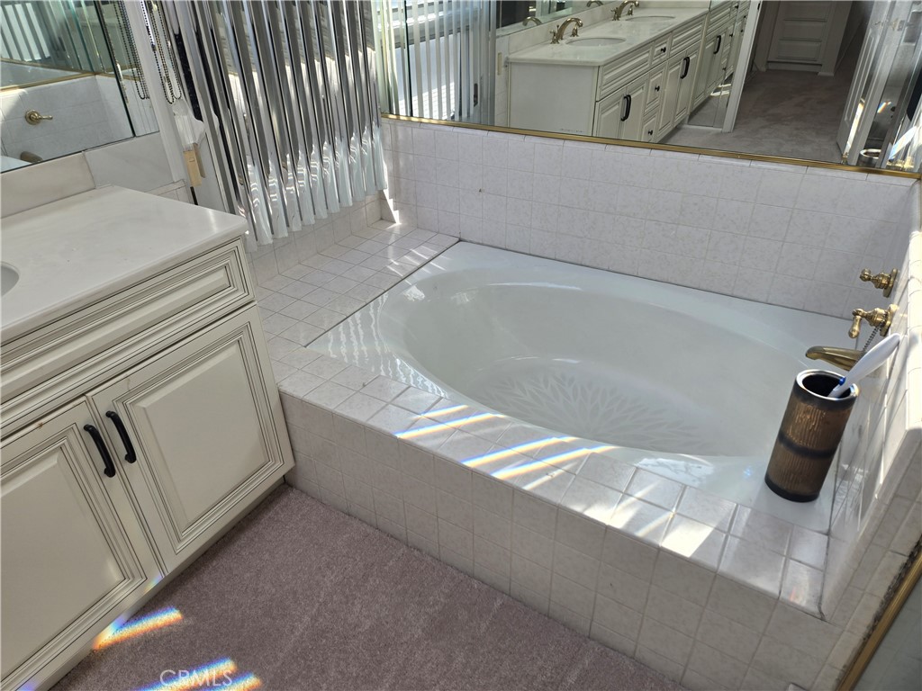 Del Lago (DL) - Residential Lease