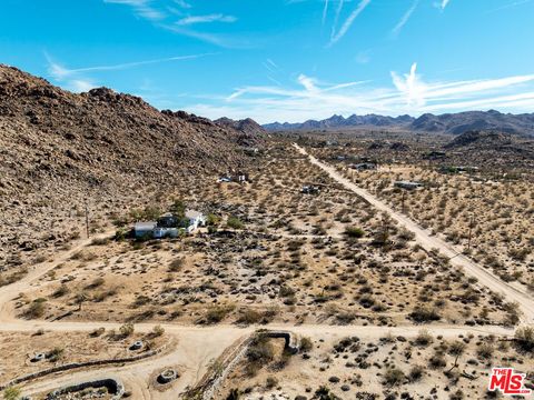 Photo of 0 Tortuga Road, Joshua Tree, CA 92252 (MLS # 25621883)