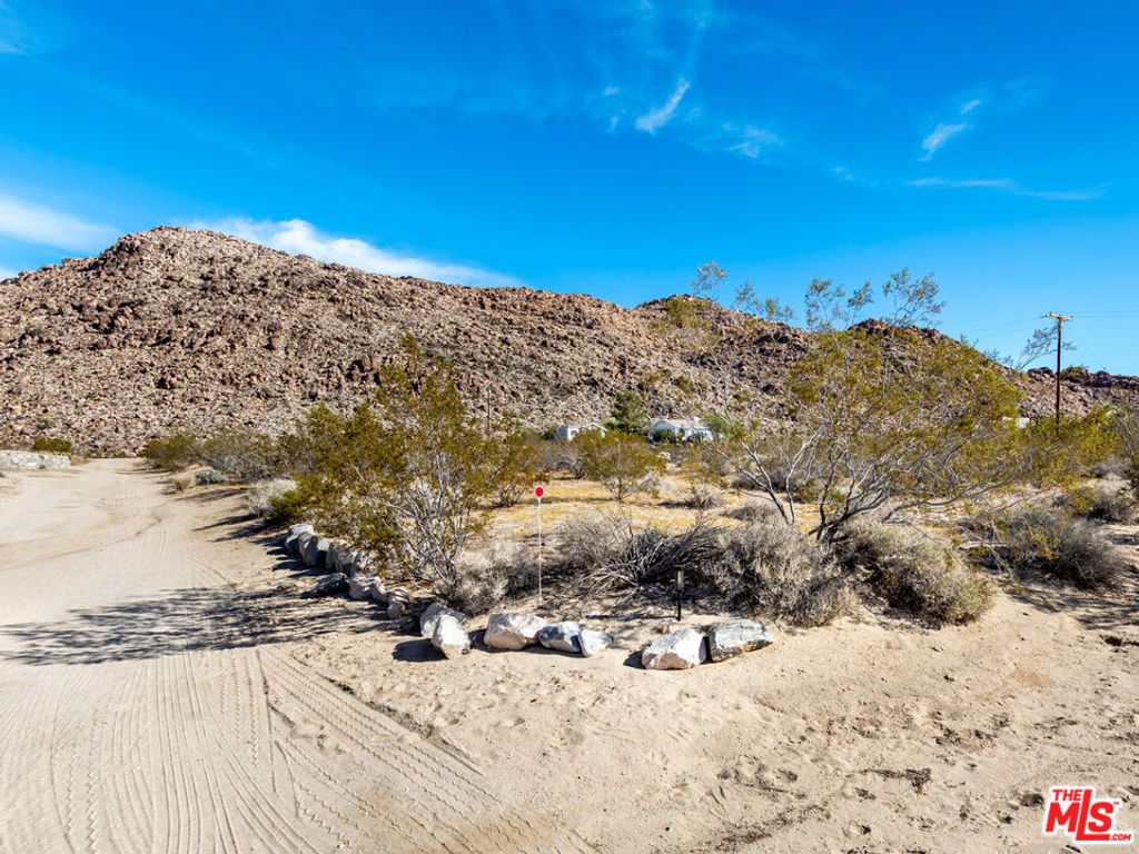 Photo of 0 Tortuga Road, Joshua Tree, CA 92252 (MLS # 25621883)