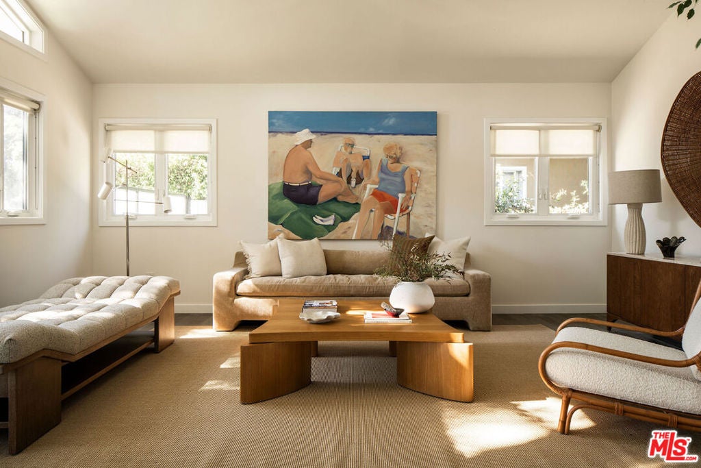 Photo of 3758 Barry Avenue, Los Angeles, CA 90066 (MLS # 26997951)