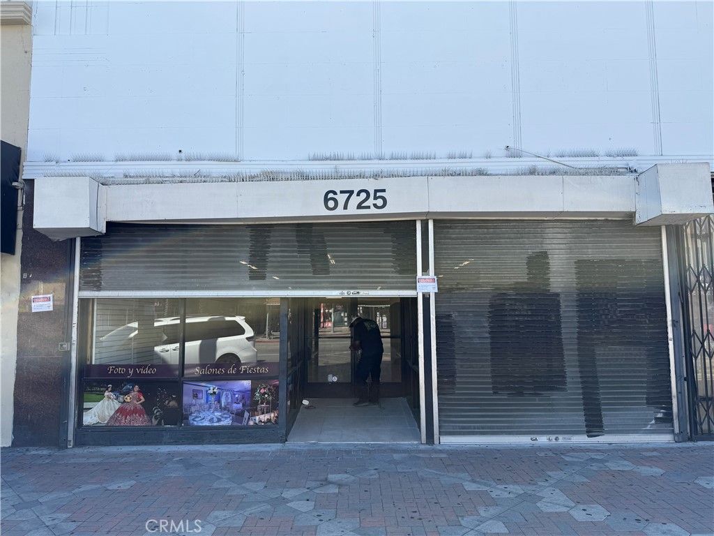 Photo of 6725 Pacific Blvd, Huntington Park, CA 90255 (MLS # SB25259891)